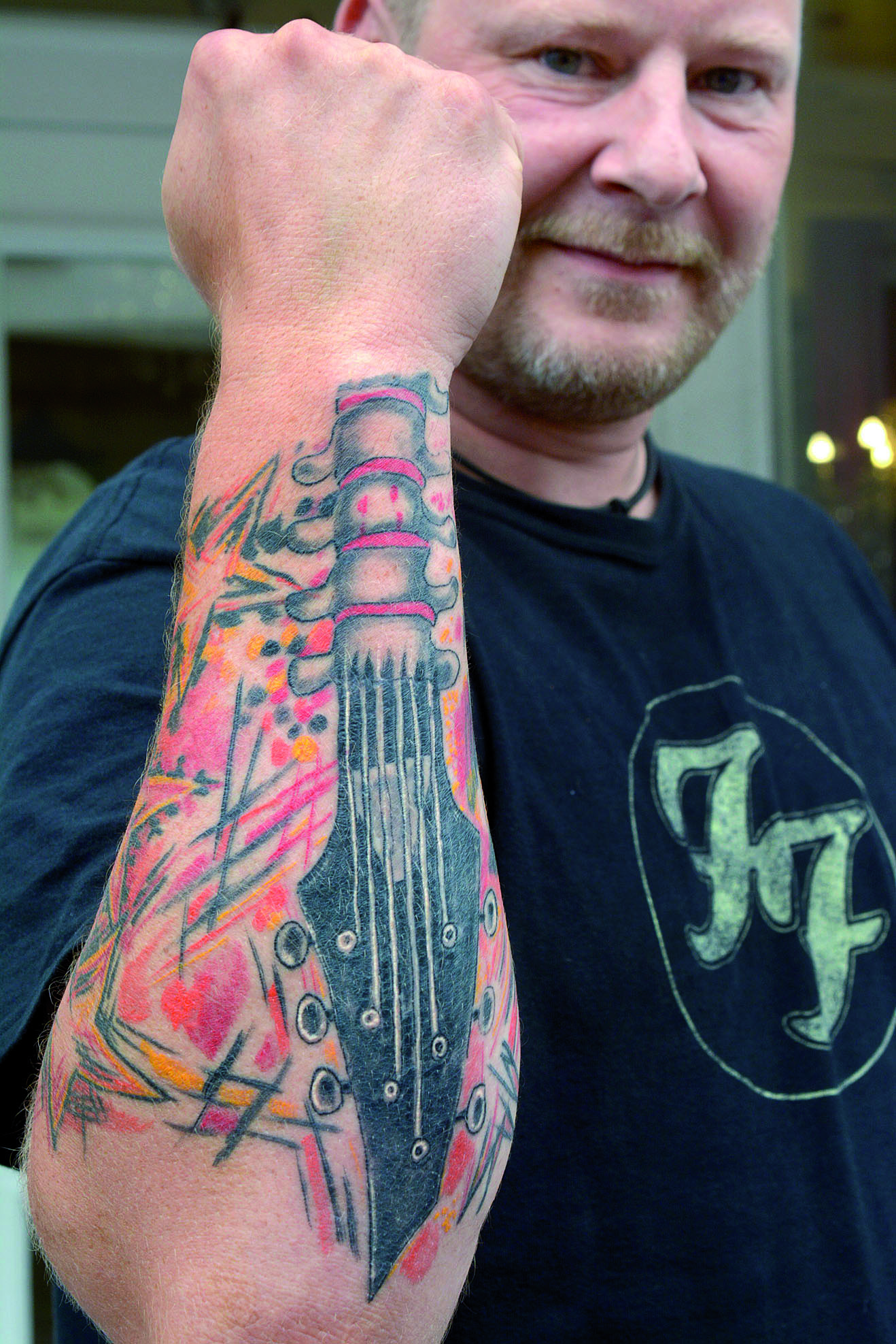 Stolz auf sein Tattoo: <b>Jens Möller</b>. - 06122915Arm
